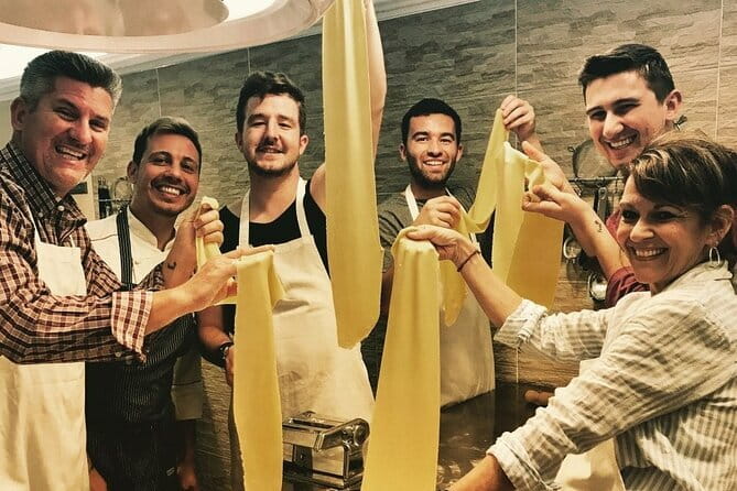 Hands on Deluxe Traditional 4-course dinner with fresh pasta - Key points to know before booking