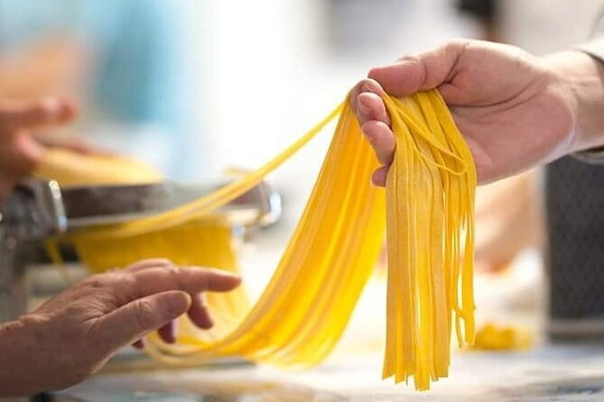 Hands on Deluxe Traditional 4-course dinner with fresh pasta - Who should book this Florence class?