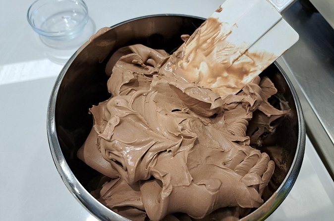 Hands On Pasta and Gelato Cooking Class in LUCCA - Making creamy seasonal gelato