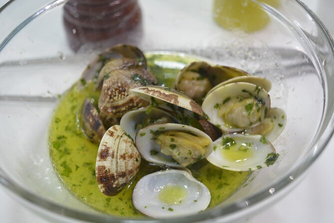 Homemade Pasta And Seafood Cooking Class with Dinner - What happens during the 2.5-hour lesson