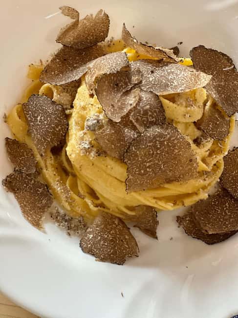 Homemade Pasta in a Peaceful Medieval Village - The stairs and other practical points