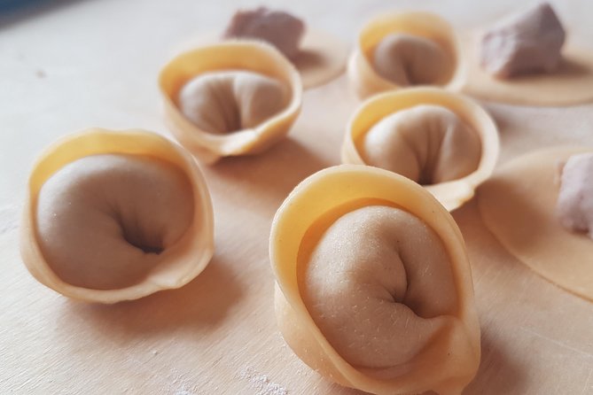 Italian Cocktail + Art of Making Pasta Cooking Class In Unique Milan Location - Making fresh pasta from scratch