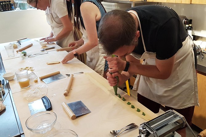Italian Cocktail + Art of Making Pasta Cooking Class In Unique Milan Location - Who should book this experience?