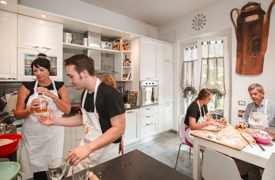 La Spezia: Pasta and Tiramisu Class at a Local's Home - Making two pasta dishes from scratch