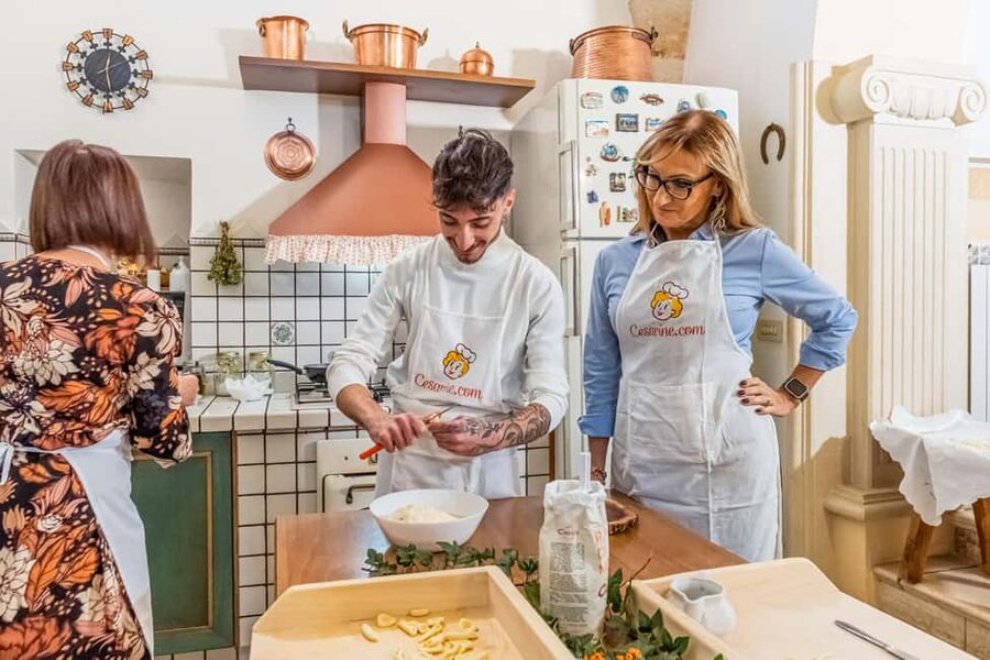 Lake Como: Ravioli Cooking Class with Wine - Timing, language, and practical planning