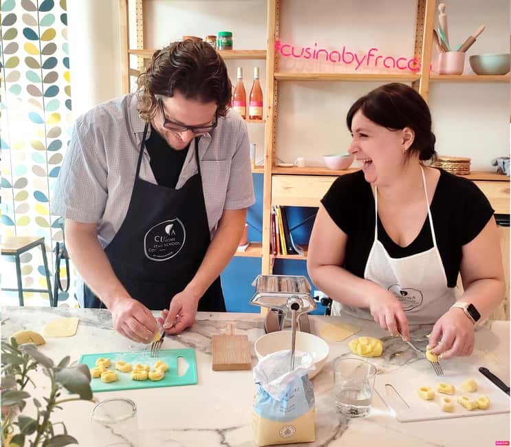 Lazise: Fresh Pasta and Tiramisù Cooking Class at Lake Garda - Choosing between short pasta and long pasta