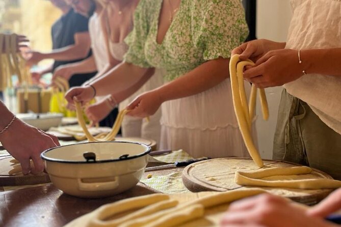 Lecce: Cooking Class Orecchiette & Vino - Starting at BALU’ Bistrot Shop in Lecce