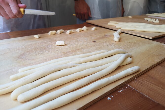 Lecce: Cooking Class Orecchiette & Vino - Wine, Antipasti, and the Social Side