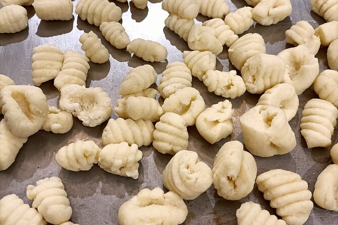 Lezione di Cucina : Pasta Fresca - Tagliatelle with butter, sage, and Parmigiano
