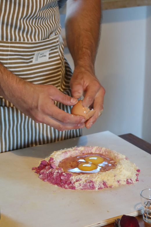 Lucca: Private Home-made Pasta Cooking Class - Who should book this experience