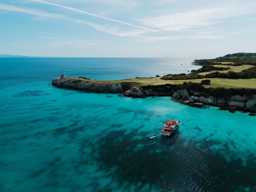 Lunch of lobster pasta in a cove in the Lavezzi Islands - The Lavezzi Islands are the day’s main prize