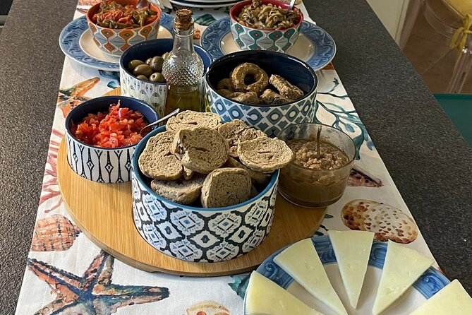 Make pasta, drink wine. Cooking class with transported included! - Wine, conversation, and the feeling of a home dinner