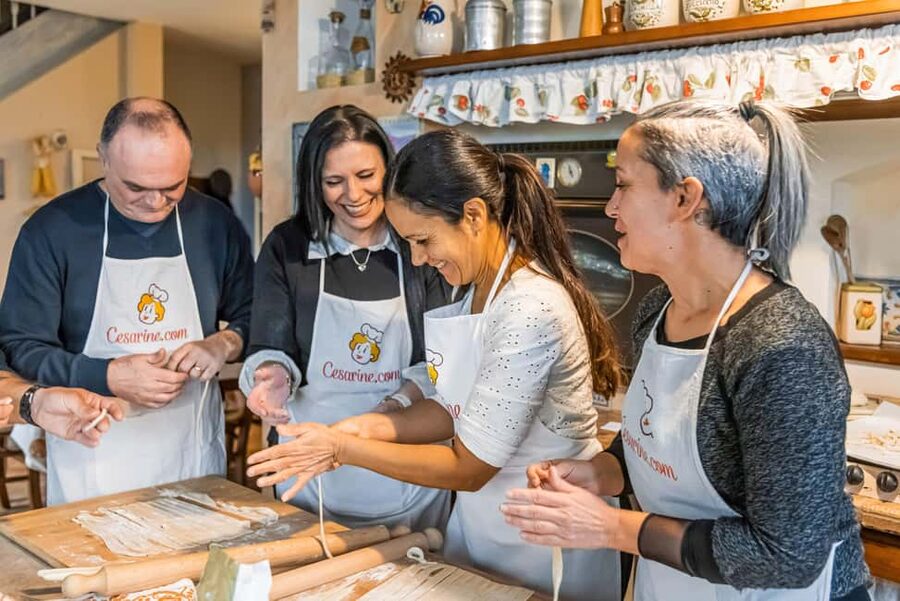 Messina: Share Your Pasta Love in Local's Home - A warm welcome with an Italian aperitivo