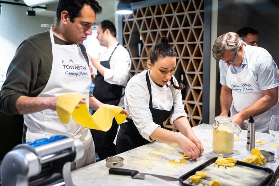 Milan: Pasta Class with Gelato or Tiramisù & Unlimited Wine - Finding the school beside Milan Central Station