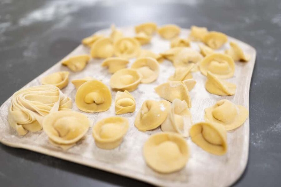 Milan: Pasta, Gnocchi and Tiramisù Cooking Class with Wine - Meeting your chef at Via Lodovico Settala