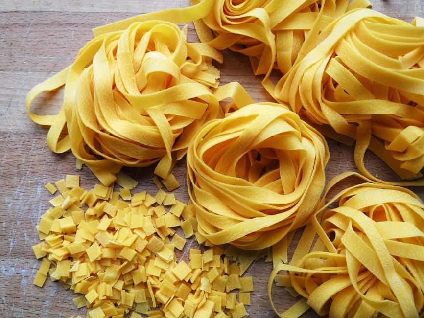 Montone: Pasta Making and Dinner at Cardaneto Castle - Aperitivo by the pool with views toward Montone