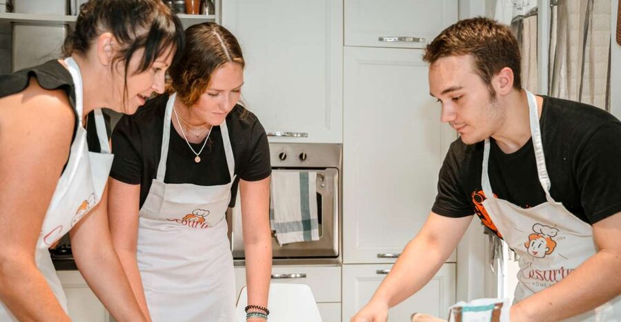Naples: Pasta and Tiramisu Class at a Local's Home - Key points to know before booking