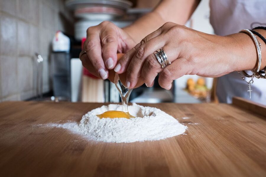 Naples: Pasta and Tiramisu Class at a Local's Home - Timing, meeting details, and planning around Naples