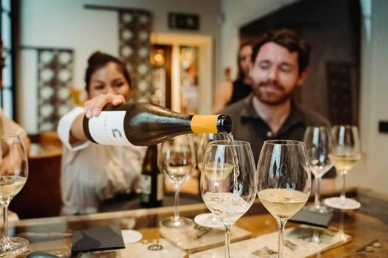 Naples: Pasta, Wine & Authentic Food Tour - Pasta dinner near Castel dell’Ovo
