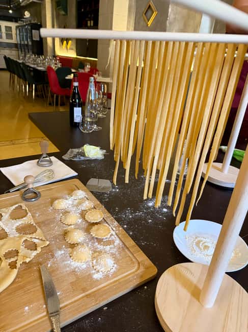 Napolitan Secrets: Pasta & Tiramisù Class for Food Lovers - A central restaurant and an easy meeting point