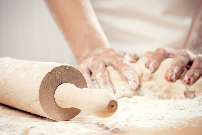 Neapolitan pasta homemade Cooking Lesson - Making pasta the Neapolitan way