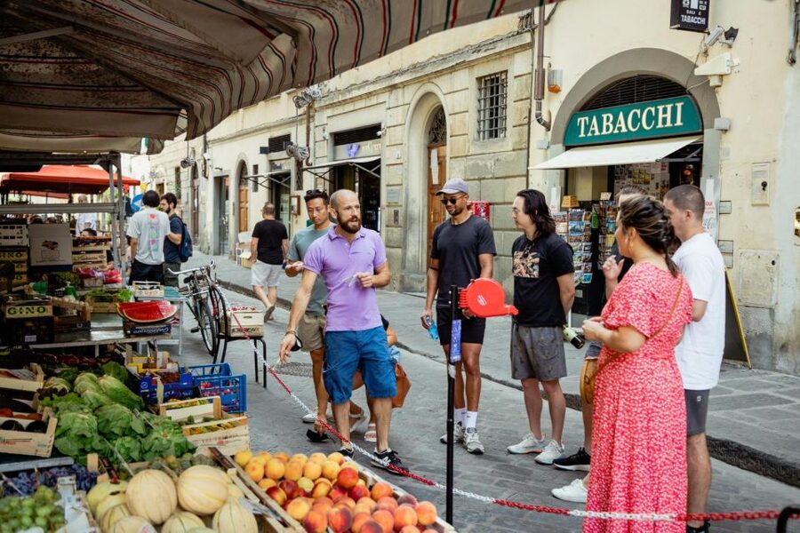Neighborhood shopping & Homemade Pasta ! - Inside the cooking studio in Via D’Ardiglione