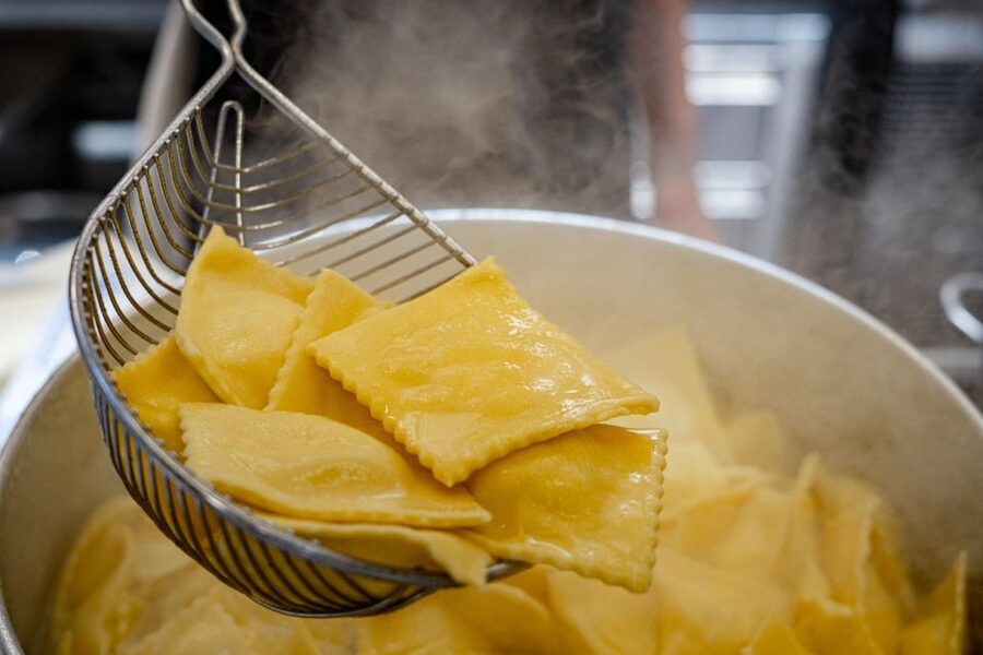 Neighborhood shopping & Homemade Pasta ! - Two fresh pastas, one tiramisu