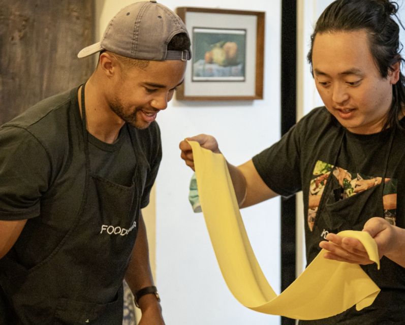 Neighborhood shopping & Homemade Pasta ! - Booking details worth checking