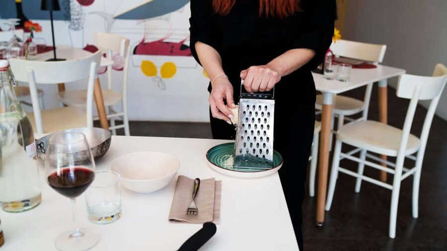 Olbia: cooking class on real pasta carbonara - What the short format does well