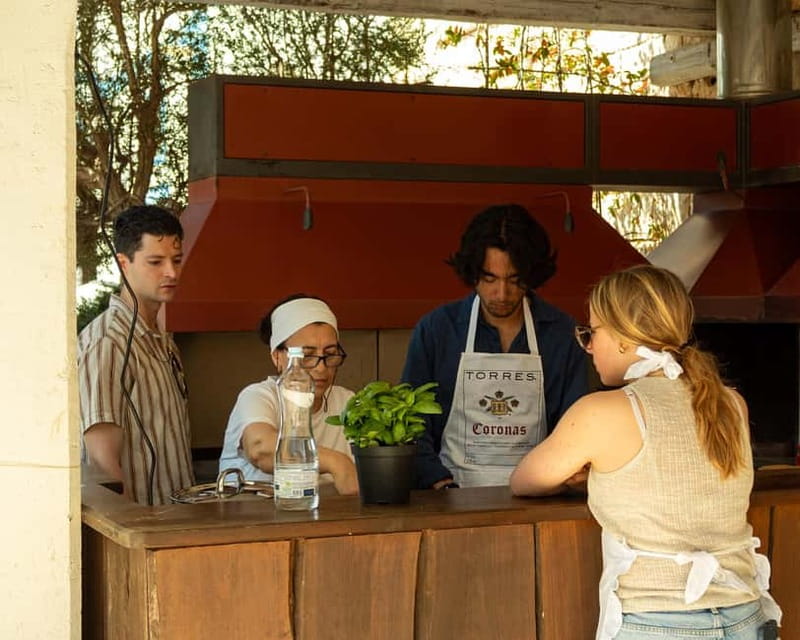 Ostuni: Orecchiette in a masseria - pasta making and tasting - The 2.5-hour pasta lesson, step by step