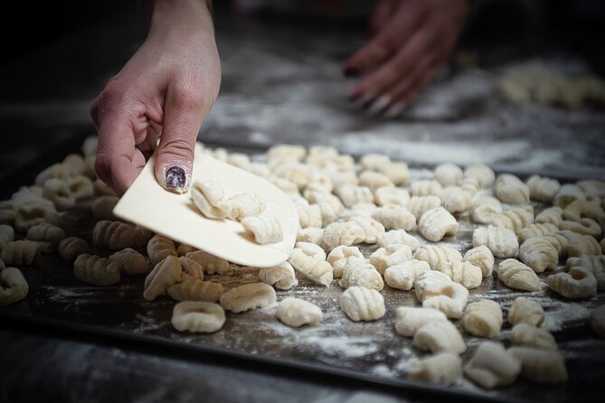 Pasta and Tiramisù class with a panoramic view of Sorrento - Choosing your dish: what each option means