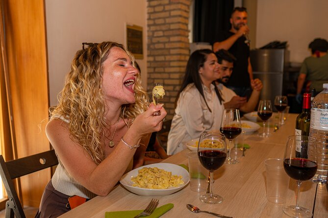 Pasta and Tiramisu Cooking Class Near the Colosseum - Meeting point and timing near the Colosseum