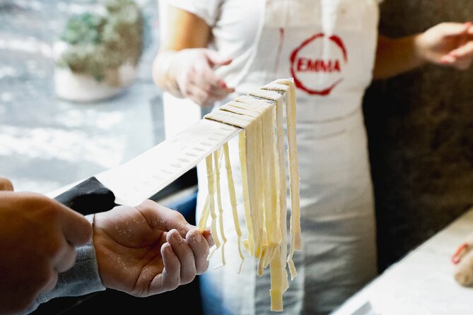 Pasta and Tiramisu Cooking Class with Prosecco in Rome - Carbonara and cacio e pepe, two Roman sauces
