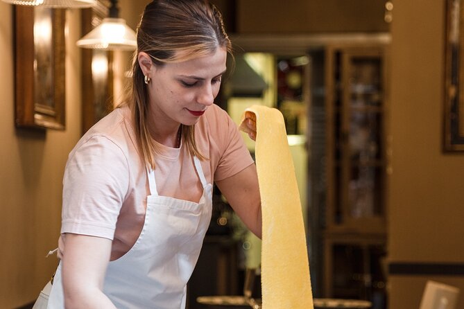 Pasta and Tiramisu Making Class at the Trevi Fountain - What happens during the 90-minute class
