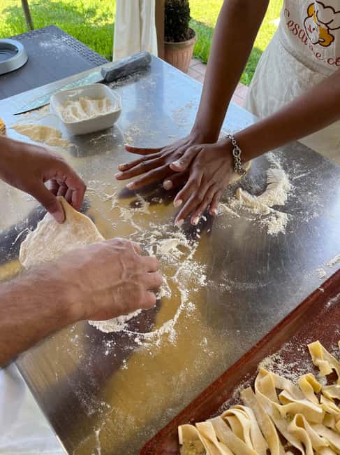 Pasta Cooking Class in a Garden near Pompeii - A garden welcome just minutes from Pompeii