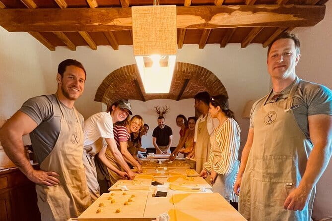 Pasta Cooking class in the countryside - A small class with Luca and Lorenzo