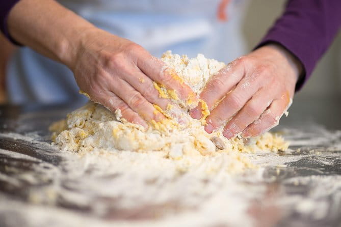 Pasta Cooking Class: Mastering Nonna's Recipes - Finishing with ravioli, garlic oil, and sage