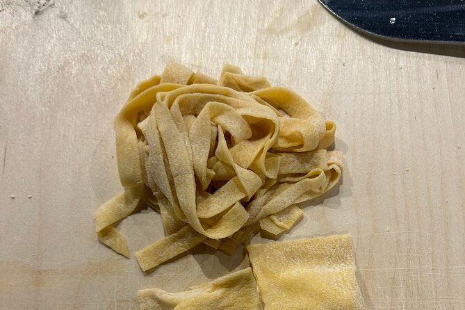 Pasta Fettuccine, Ravioli and Tiramisu Cooking Class in Florence - Rolling and cutting fresh fettuccine
