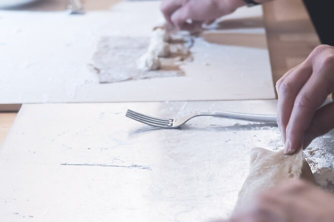 Pasta Fresca Hands-on Cooking Class with a Local in Como - Why the three-hour format works