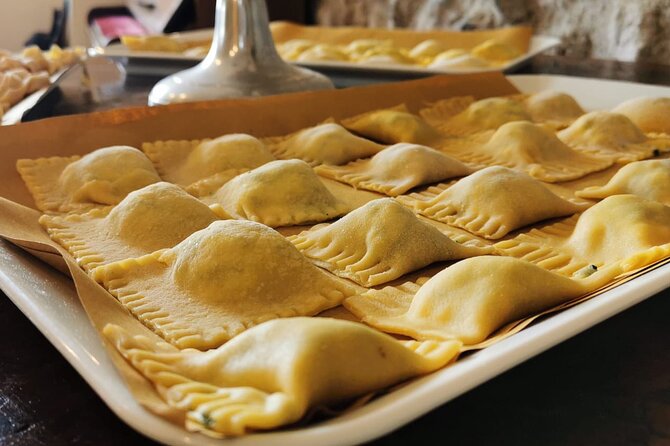 Pasta Masterclass and Wine Tour in the Minardi Vineyard - Learning ravioli and fettuccine from scratch