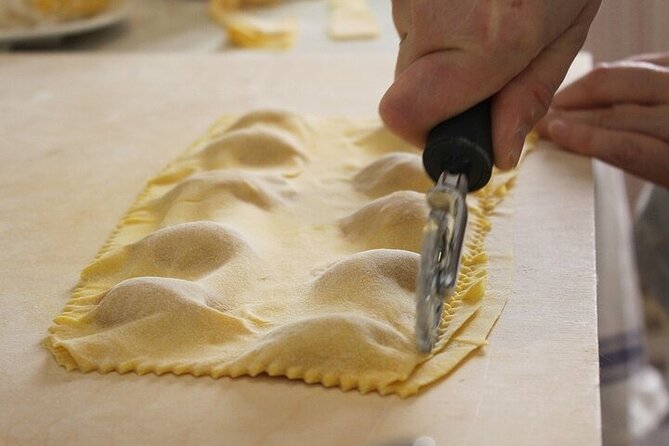 Pasta & Tiramisu Cooking Class + Italian Market Tour in Florence - What the small group changes