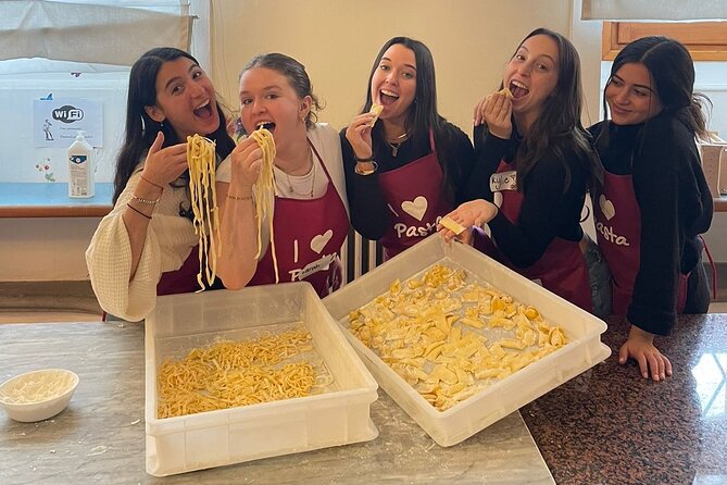 Pastamania - Florence Pasta Making Class - The chefs set the tone