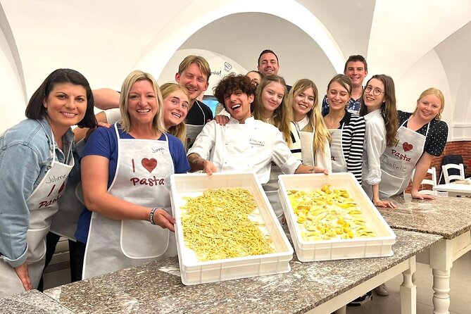 Pastamania in Venice with Wine Tasting and Gelato - Learning how gelato is made