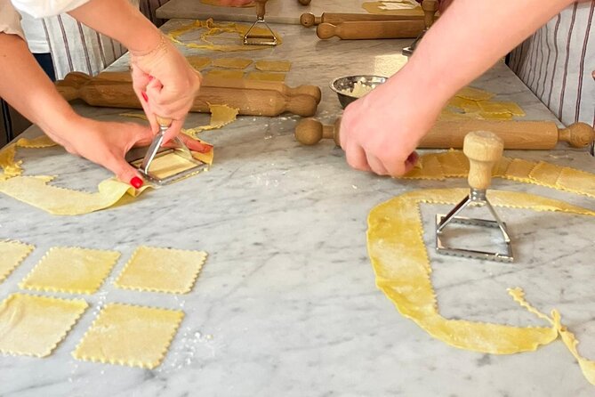 Pastamania in Venice with Wine Tasting and Gelato - A friendly class for families and first-time cooks