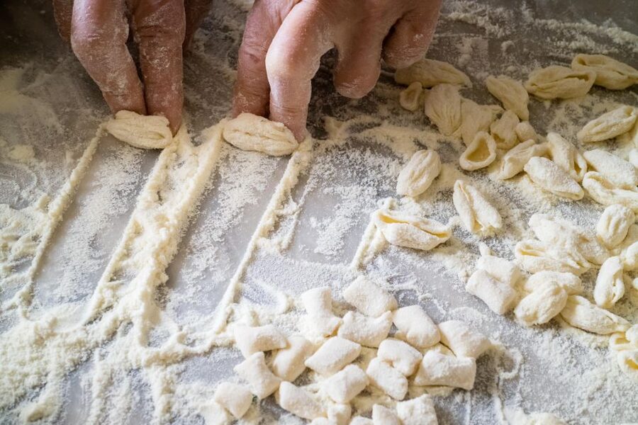 Polignano a Mare: Pasta Making Cooking Class with Drink - The instructors make the difference