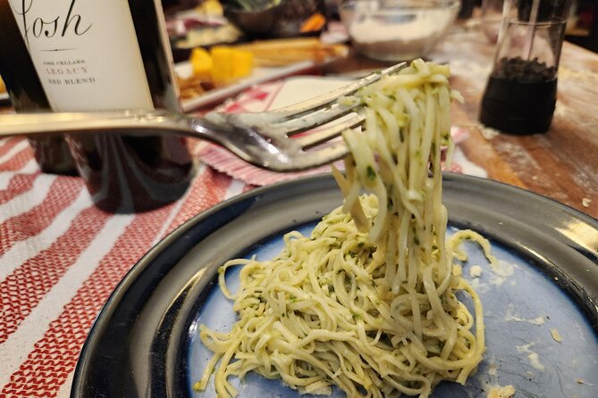Private Chicago-style deep dish pizza or pasta making class - A good choice for a personal Chicago food memory