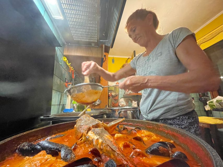 Private Cooking Class in Lecce (Corigliano): Handmade pasta - Salento wine, music, and homemade limoncello