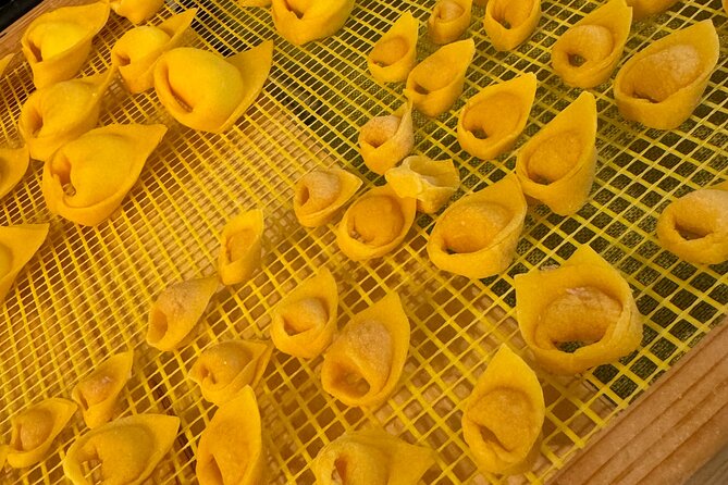 Private cooking class with lunch + Balsamic Vinegar experience - Visiting the vinegar attic and tasting Traditional Balsamic