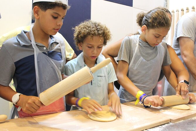 Private Fettuccine Alfredo and Ravioli Class Grandma recipe - Making the dough by hand