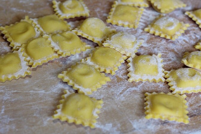 Ravioli & Tagliatelle Cooking Class at a Local's Home in Positano - Meeting in Montepertuso instead of at the beach